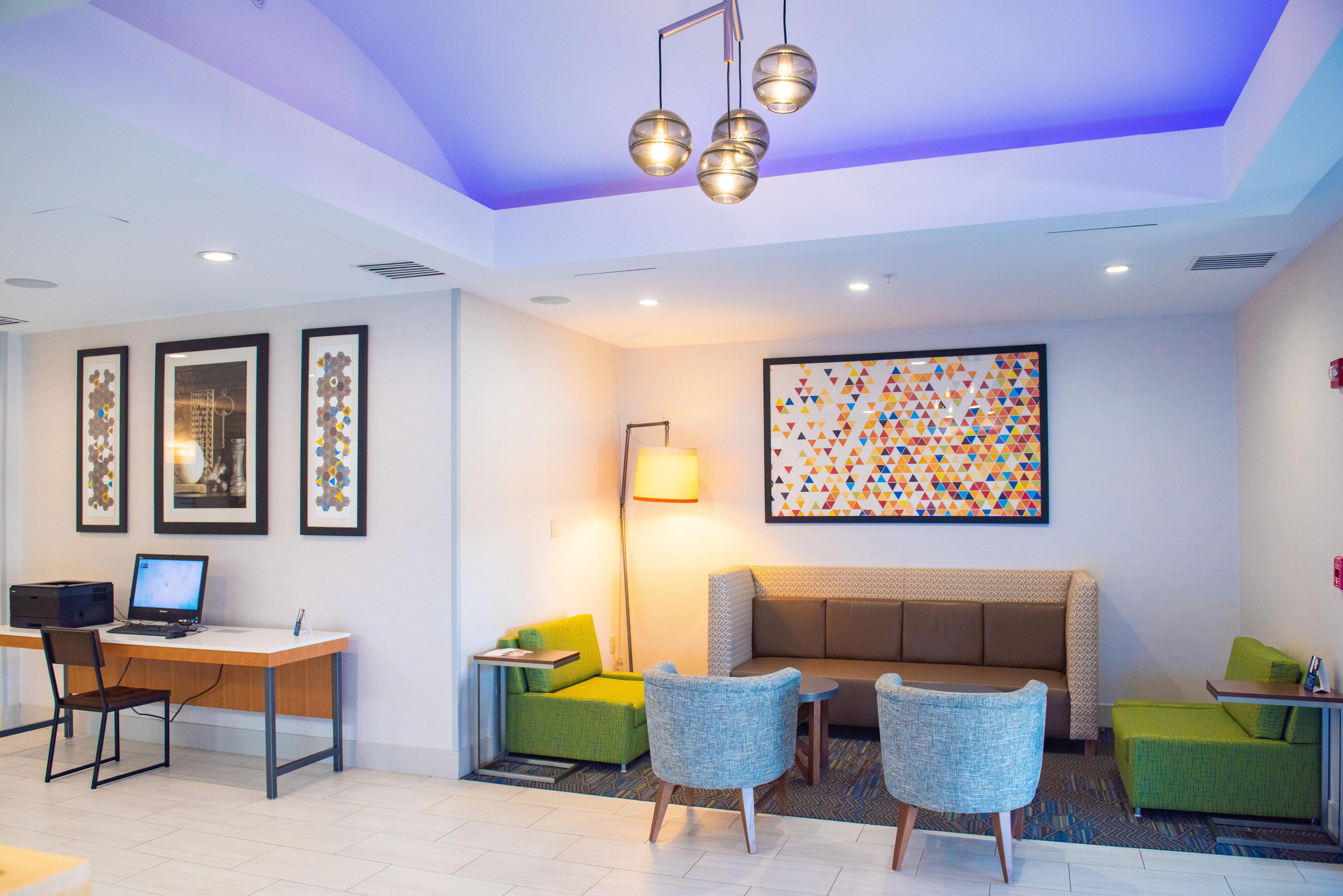 Holiday Inn Express Hotel & Suites Chester By Ihg Εξωτερικό φωτογραφία